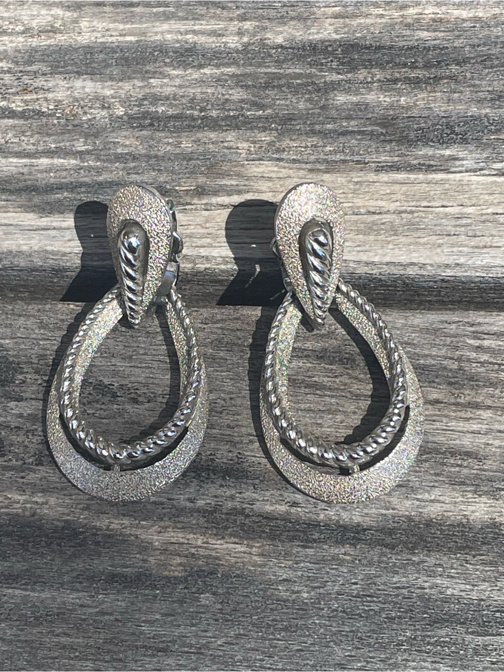 Signed trifari vintage silver tone rope teardrop dangle clip earrings 2”